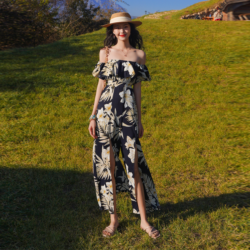 Sanya travel wear photo clothes one shoulder beach dress Super fairy seaside vacation wide leg pants show thin skirt women