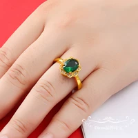 Кольцо с камнем изумруд, инкрустировано бриллиантами