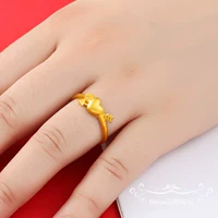 Одна стрелка носит сердечное кольцо в прямом эфире