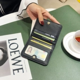 Короткий женский короткий кошелек из мягкой воловьей кожи первого слоя, натуральная кожа, компактный, ультратонкий и простой, новый многофункциональный складной кошелек 2025 года.