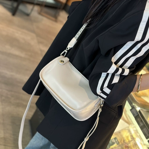 Черная небольшая сумка, сумка через плечо, сумка подмышку, французский стиль, премиум класс, из натуральной кожи