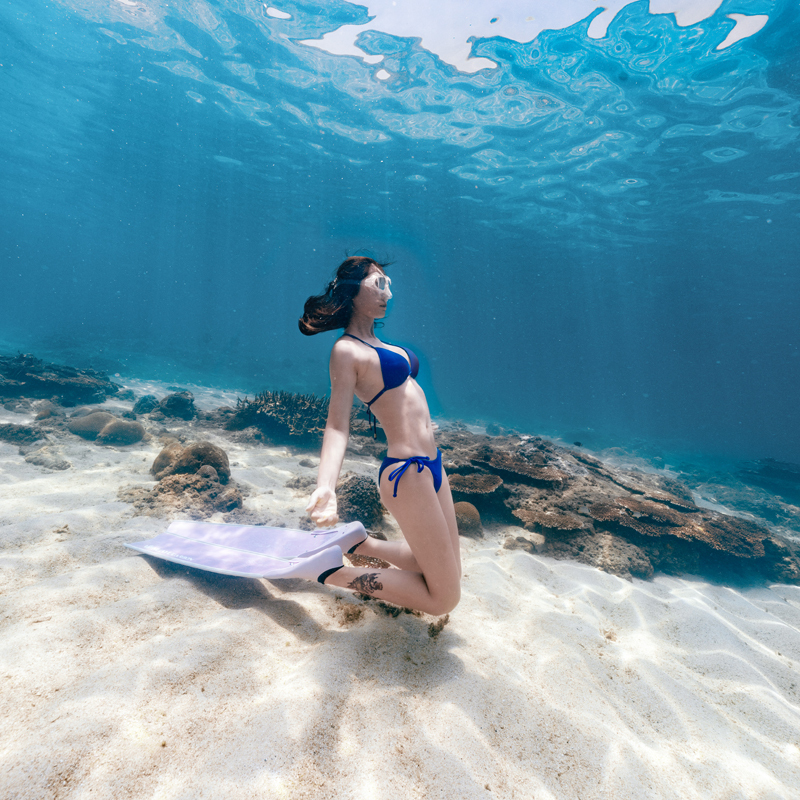 Coritiv Diving and Surfing Two-Piece Swimsuit Klein Blue Sexy White-Enhancing Three-Point Bikini for Small Busts