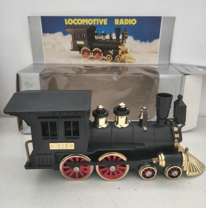 Nostalgia old stock of 90s exported locomotives radio can be listened to properly