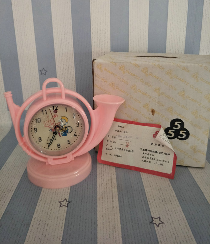 Nostalgia old stock 93 - year - old mechanical alarm clock pink copper movement