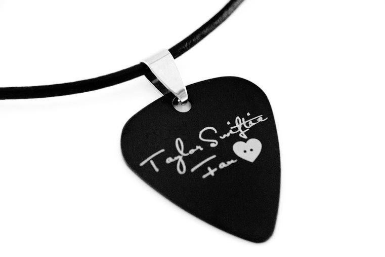 PICKLACE Titanium Steel Metal Guitar Plsheet Necklace Taylor Swift Signature Taylor Swift