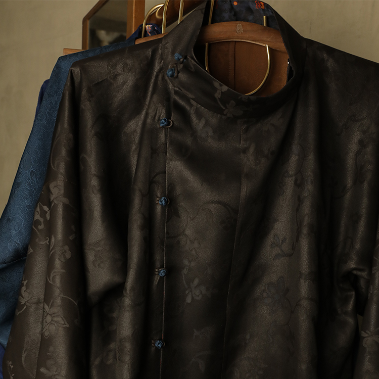 法令纹妖爷：改良唐制翻领短衫的古风新潮