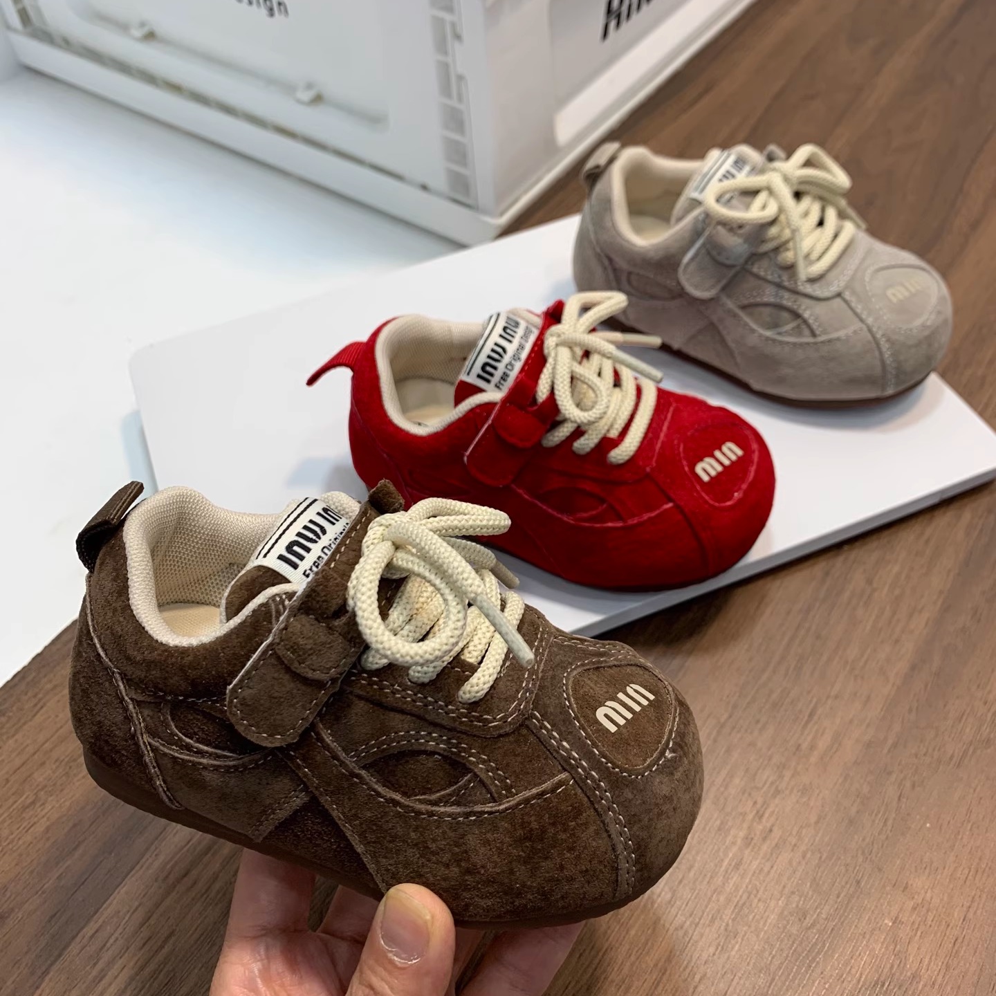 Корейская версия кожаных и бархатных ботинок в горошек для малышей, зимняя обувь для мальчиков и девочек 0-1-3 лет, спортивная обувь Forrest