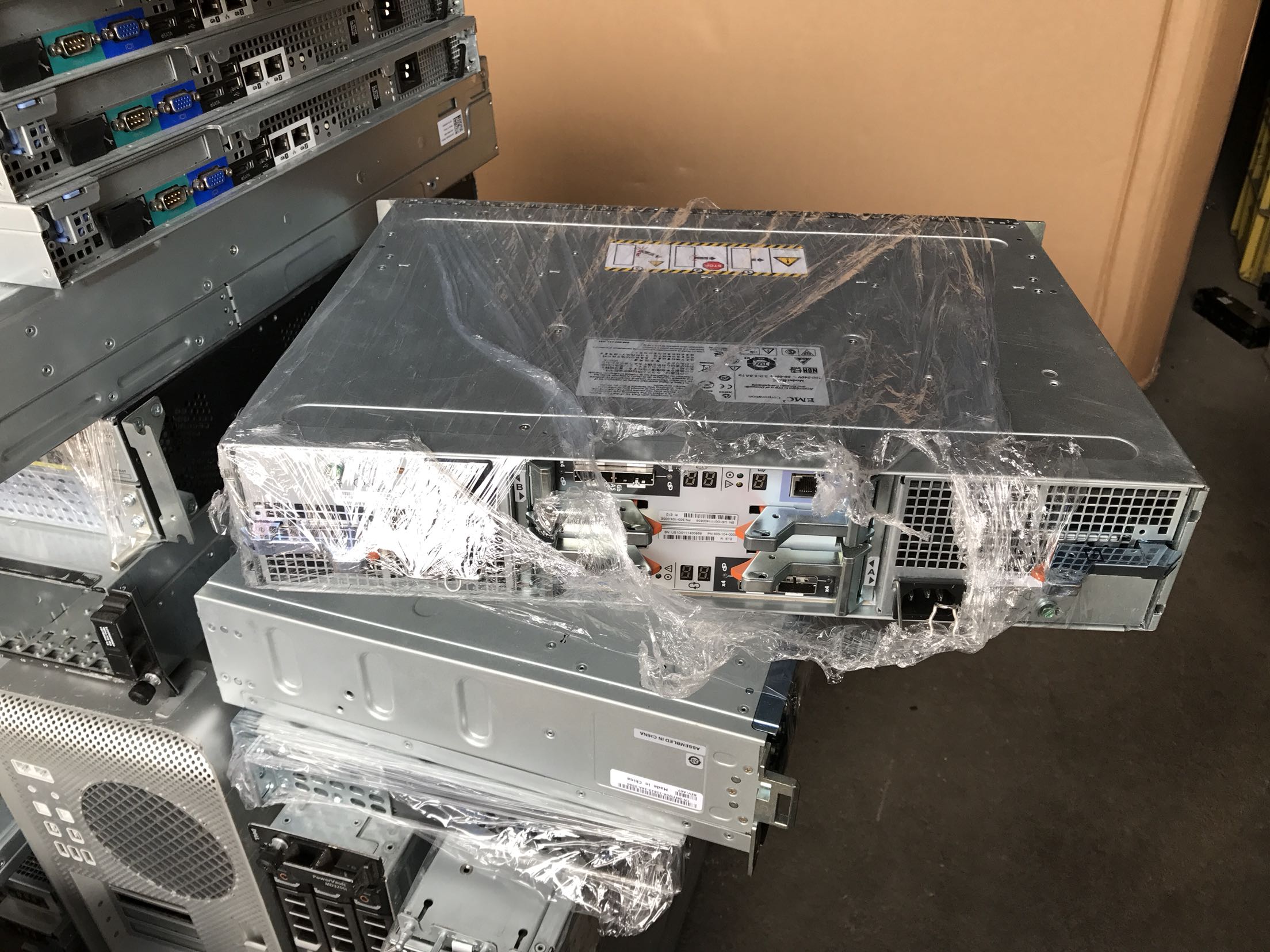 Original Emc vnx5100 vnx5700 Extension Cabinet 6G sas 303-104-000E