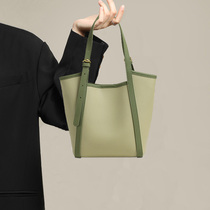 Hong Kong bag womens summer 2022 new trendy high-end texture niche hand-held one-shoulder messenger green bucket bag