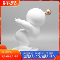 Modern simple creative figures abstract sculpture ornaments light luxury model room living room porch with Nordic decorations