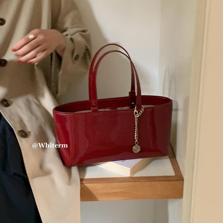 Rourouchen Whiterm 韓国版秋冬新作レトロパテントレザーハンドバッグイン気質バーガンディショルダー脇バッグ