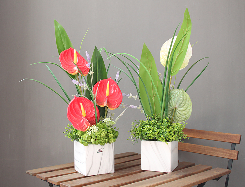 The Send + simulation flower anthurium callas with ceramic vase household decoration decoration in the living room table floral suit