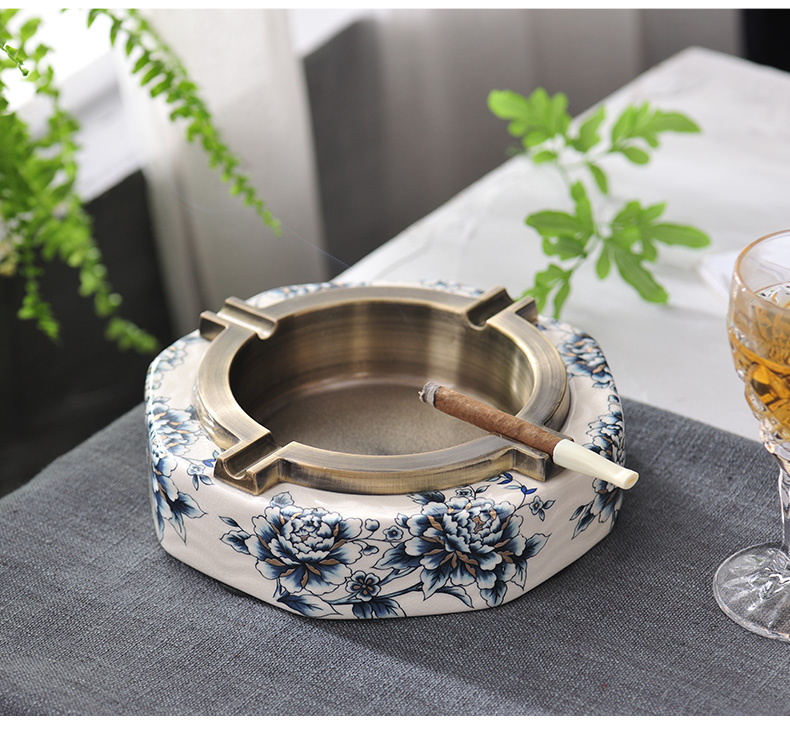 New Chinese style light much blue and white porcelain ashtrays individuality tide restoring ancient ways furnishing articles home sitting room Chinese wind cigar ashtray