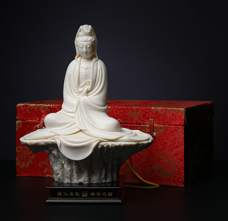 Yutang dai provincial master Lin Jiansheng works jade guanyin Buddha furnishing articles white/yellow porcelain ceramics D03-134