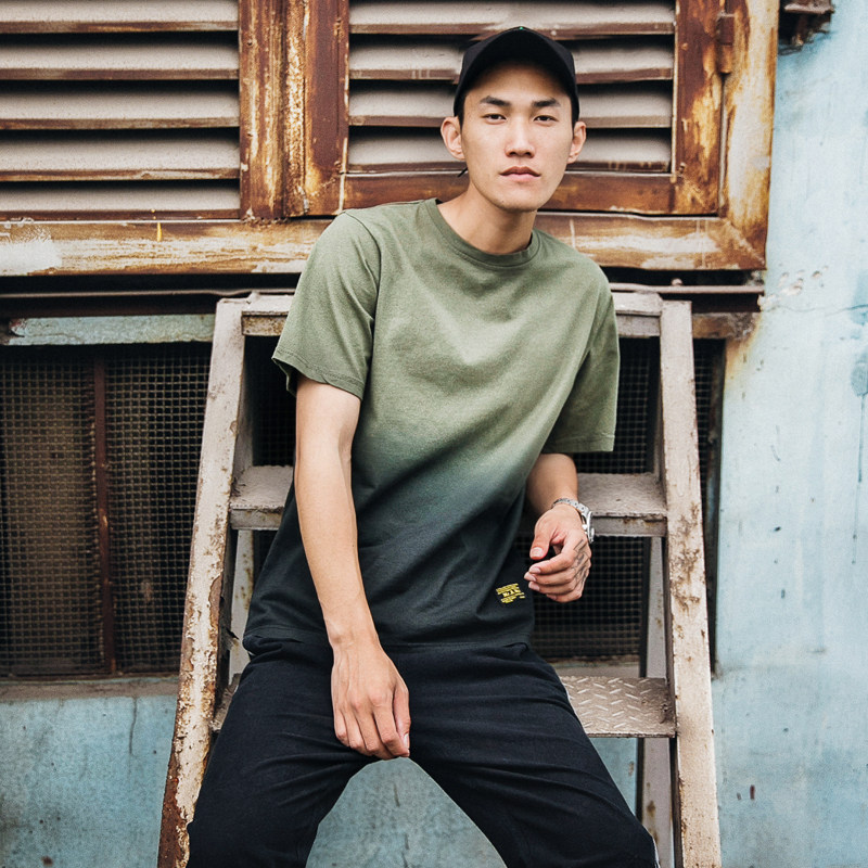 小麦一番 夏季新款渐变色短袖T恤男日系宽松半袖体恤上衣潮流男装