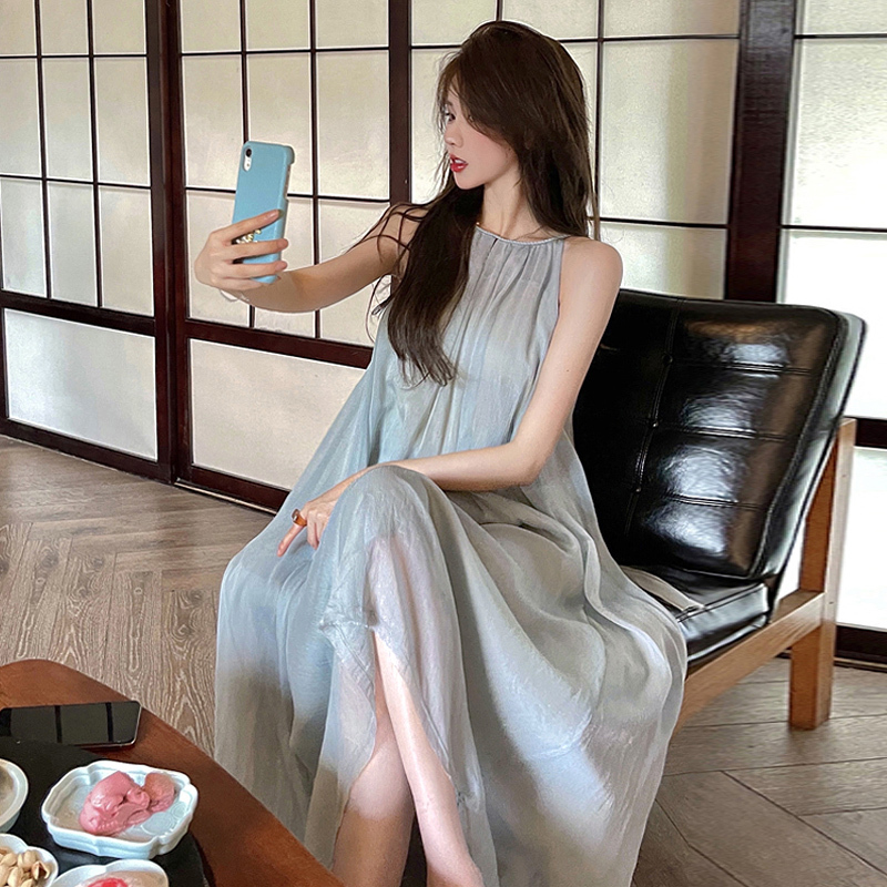 Beach Dress, Long Skirt, Elegant and Fairy-Like, Vacation Style, Suitable for Traveling to Erhai Lake, a Skirt Suitable for Taking Photos at the Seaside, High-End and Fairy-Like