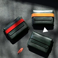 Темно-зеленый с желтыми ремешками.