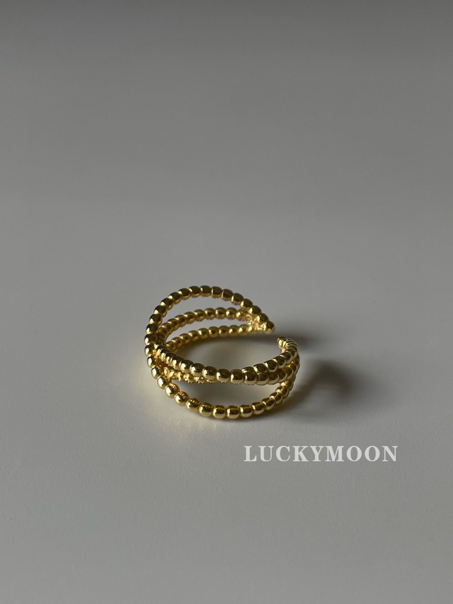 LUCKYMOON线条戒指💍：指尖上的低调奢华