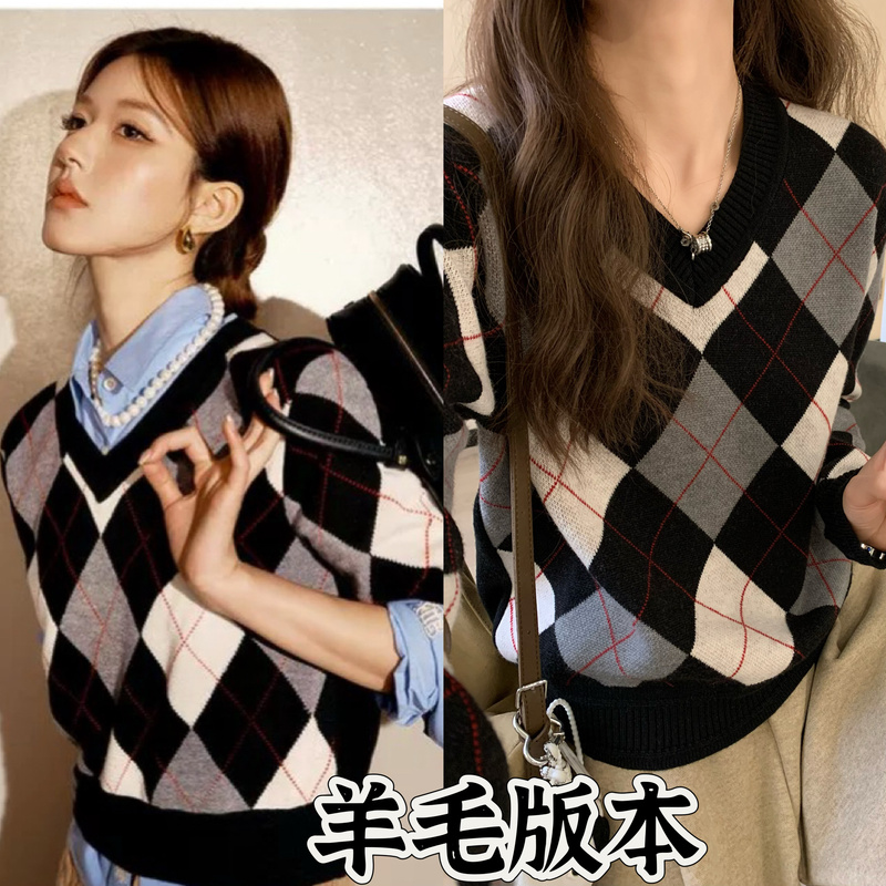 (Bear Tribe) Zhao Lusi's Same Style Diamond Pattern Jacquard V-Neck Slim Pullover Sweater My072