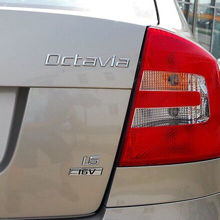 Skoda old Octavia suitcase rear word mark 16V mark OCTAVIA mark 1 6 displacement mark back cover word mark