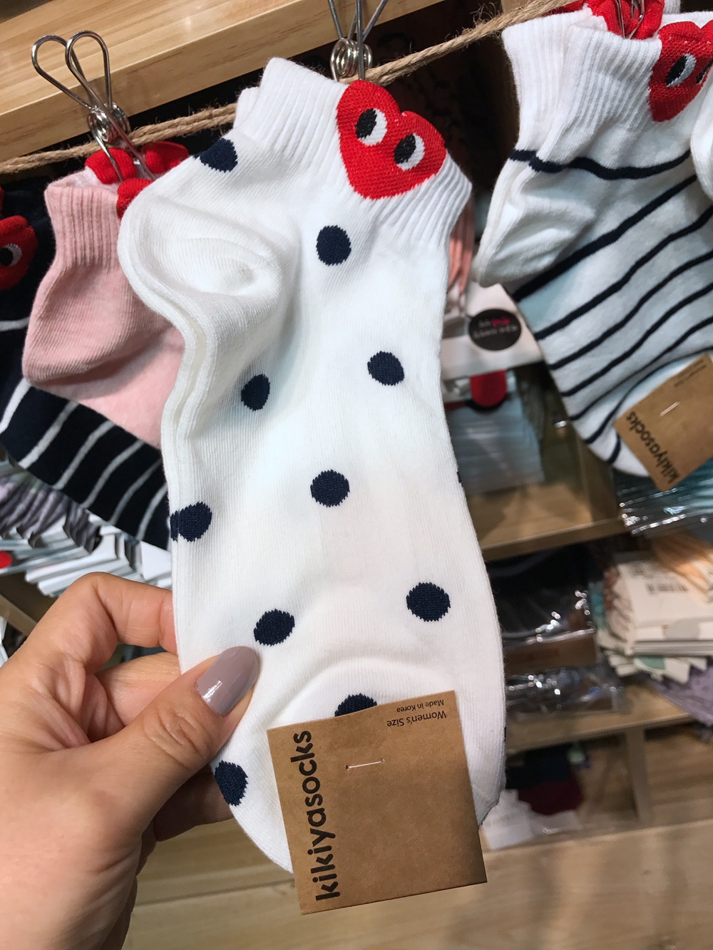 C12 Hàn Quốc KIKIYASOCKS Dongdaemun Nhập khẩu Mua Phim hoạt hình Red Love Stripe Cotton ngắn vớ nữ tất nike chính hãng