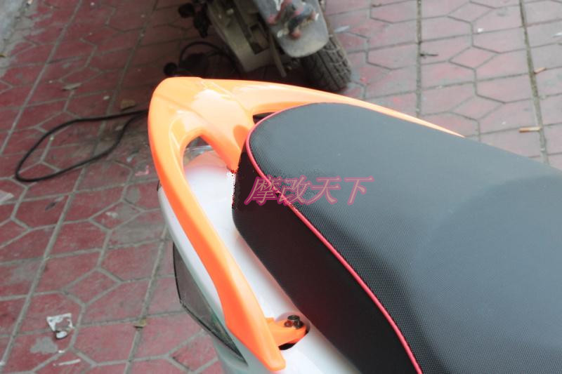 Xe máy Flying Eagle WISP sửa đổi RSZ100 WISP thế hệ 125 đuôi đuôi RSZ đuôi WISP khung bảo vệ vespa sprint đen