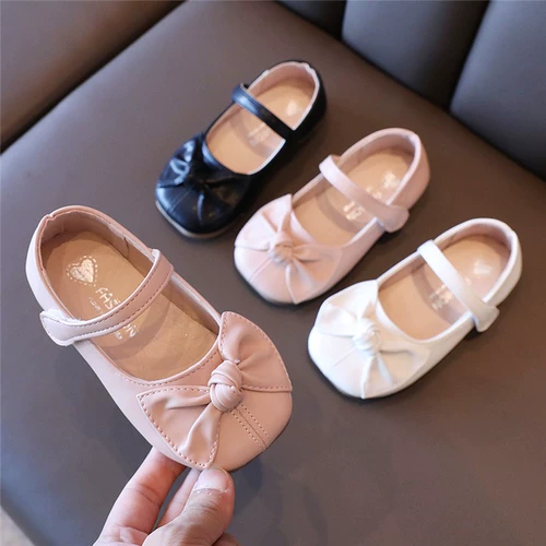 Маленькая кожаная обувь для девочек, весна-осень 2025, новый стиль, детская обувь принцессы с бантом, модная обувь для маленьких девочек в корейском стиле, обувь на мягкой подошве