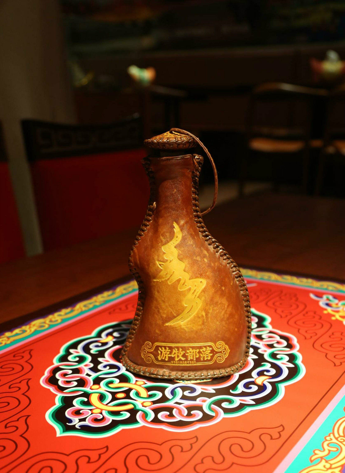 Grassland expeditions nomadic tribes Nomadic royal family Fugui Sheep Leg Pure Cow Leather Handcarved Wine Jug