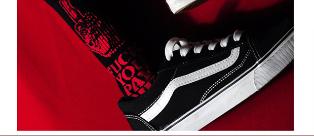 Châu Âu và Hoa Kỳ Nhãn hiệu thủy triều INS siêu cháy cotton vớ đường phố OW hip hop nam và nữ ống dài đôi trượt ván vớ cổ cao