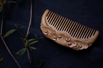 Yunzhong Jinshu collection level Millennium precious famous Wood Jinsi Nan handmade wood comb fragrance Xiangyun hair comb recommendation