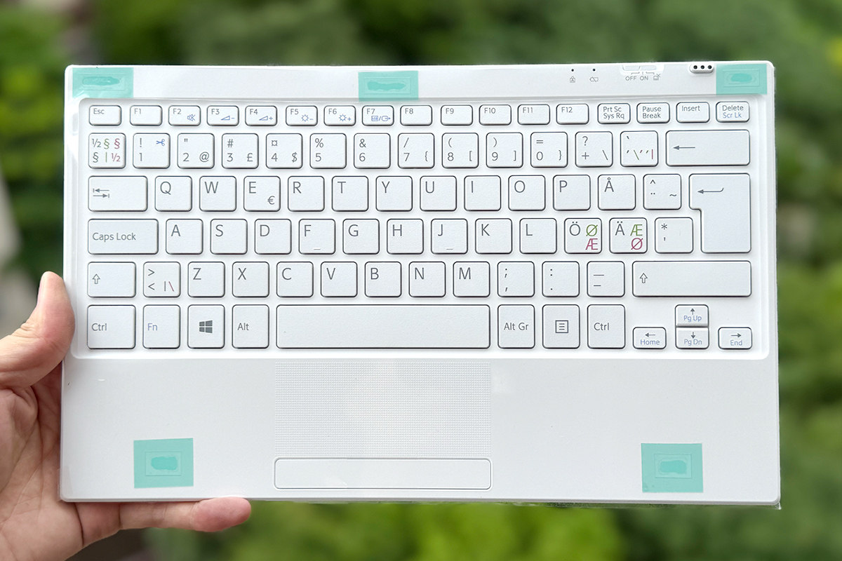 索尼 Sony VAIO Tap 11 (SVT11) 平板电脑无线键盘 VGP-WKB16/WKB16A 原装全新多国布局，附带 win7/win8/win10/win11 驱动安装与配对避坑指南