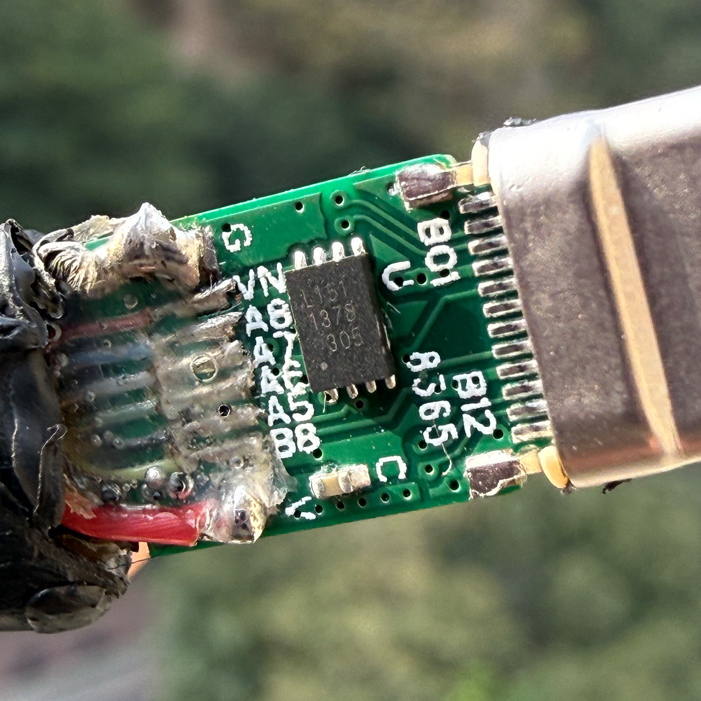 RED原厂双Type-C全功能数据线 PD 100W快充20Gbps高速 USB 3.2 Gen2 支持8K 60Hz/4K 144Hz E-marker 同轴线CC线USB C TO USB C CABLE-3Cgeek,只卖正品 收售工厂呆滞库存尾单 RED原厂双Type-C全功能数据线 PD 100W快充20Gbps高速 USB 3.2 Gen2 支持8K 60Hz/4K 144Hz E-marker 同轴线CC线USB C TO USB C CABLE