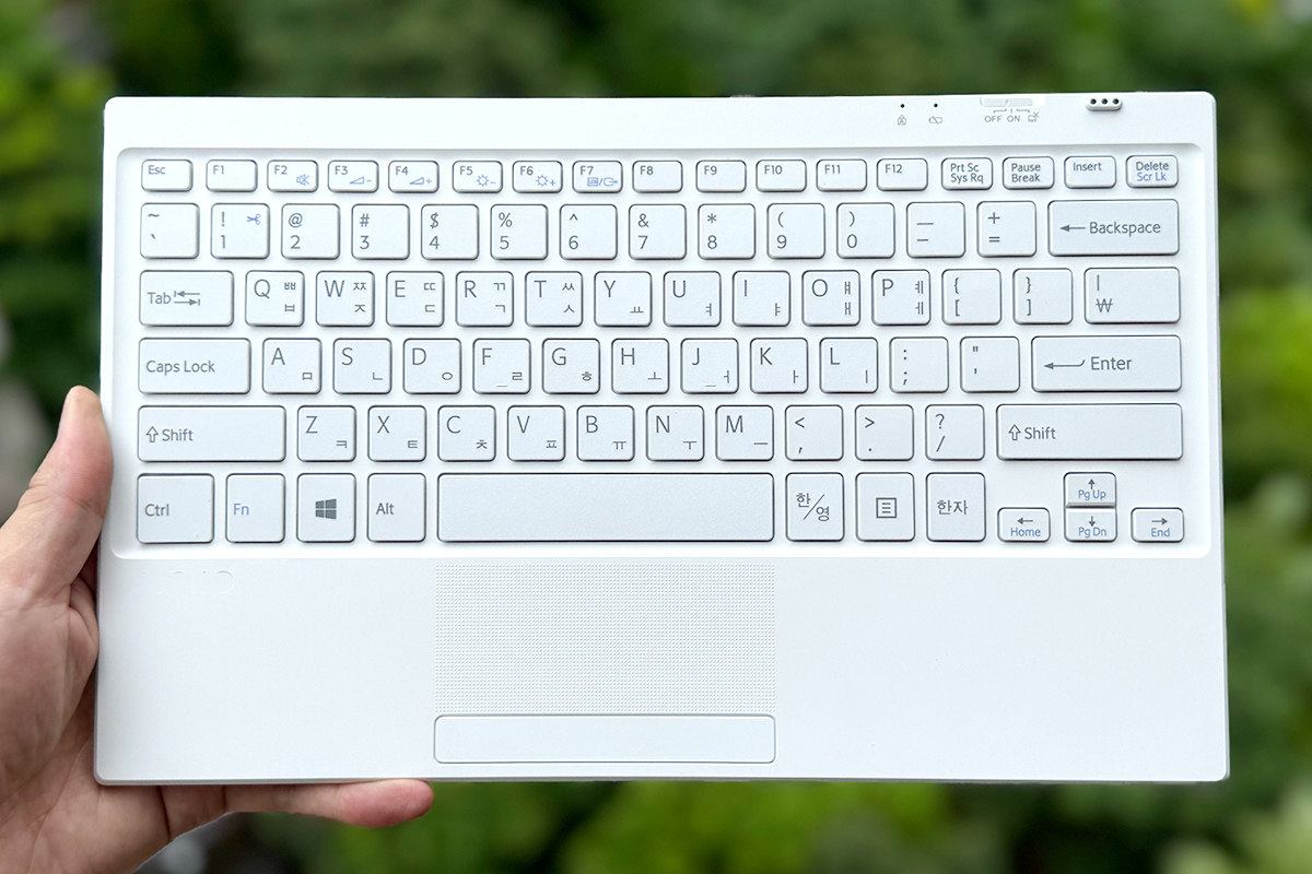 索尼 Sony VAIO Tap 11 (SVT11) 平板电脑无线键盘 VGP-WKB16/WKB16A 原装全新多国布局，附带 win7/win8/win10/win11 驱动安装与配对避坑指南