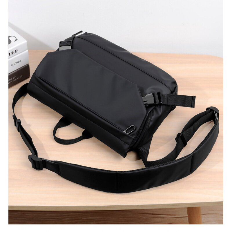 2022 New Waterproof Nylon Cloth Mailbag single shoulder bag Han version Men's bag Leisure fashion Oblique Satchel Kits