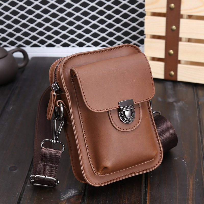 2021 new Korean version of men's leather shoulder bag outdoor leisure mini waist hanging bag crazy Horse leather mobile phone bag
