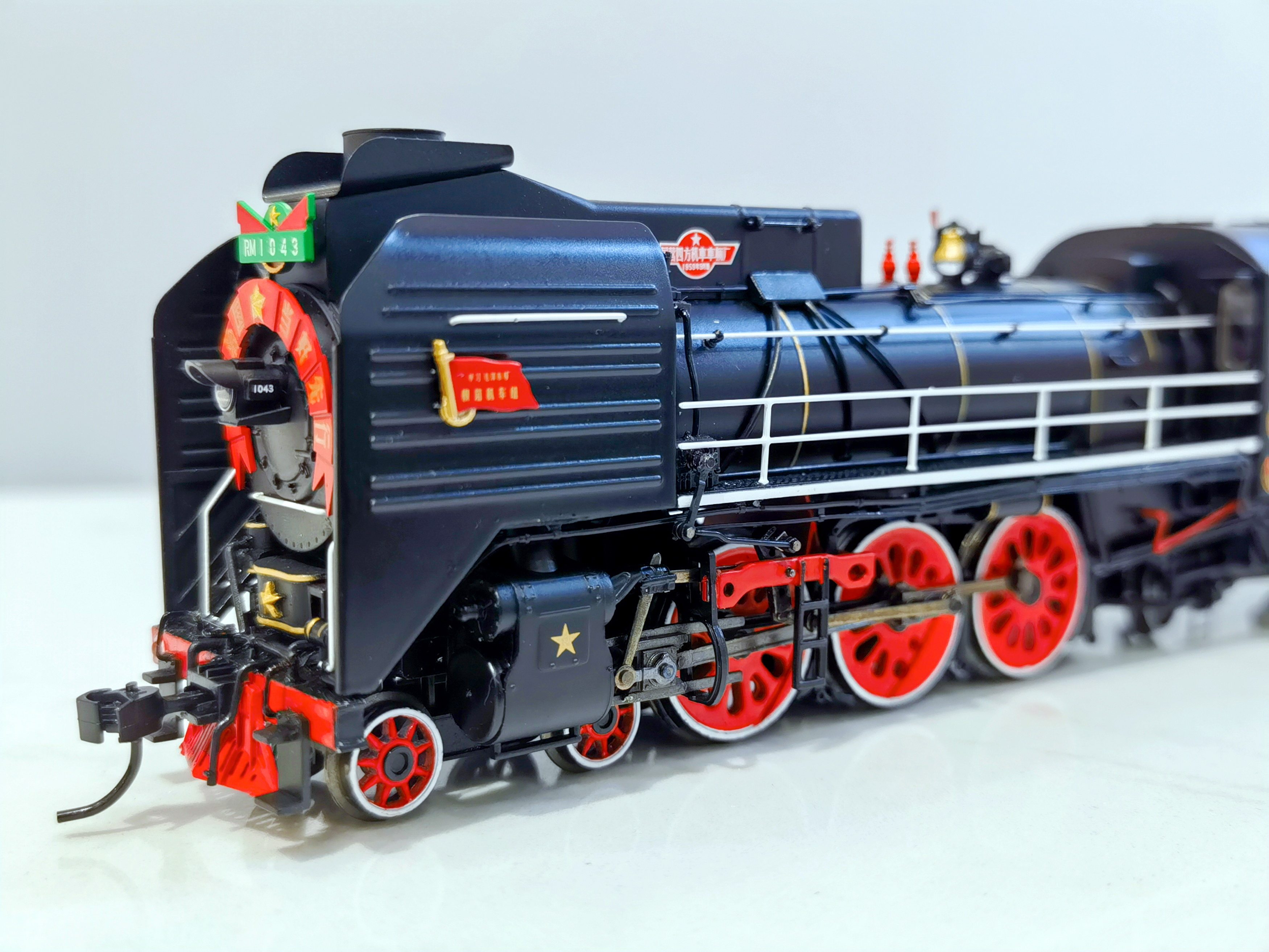 Модель поезда 百万城火车模型 1/87 ho 人民型客运蒸汽机车 Bachmann