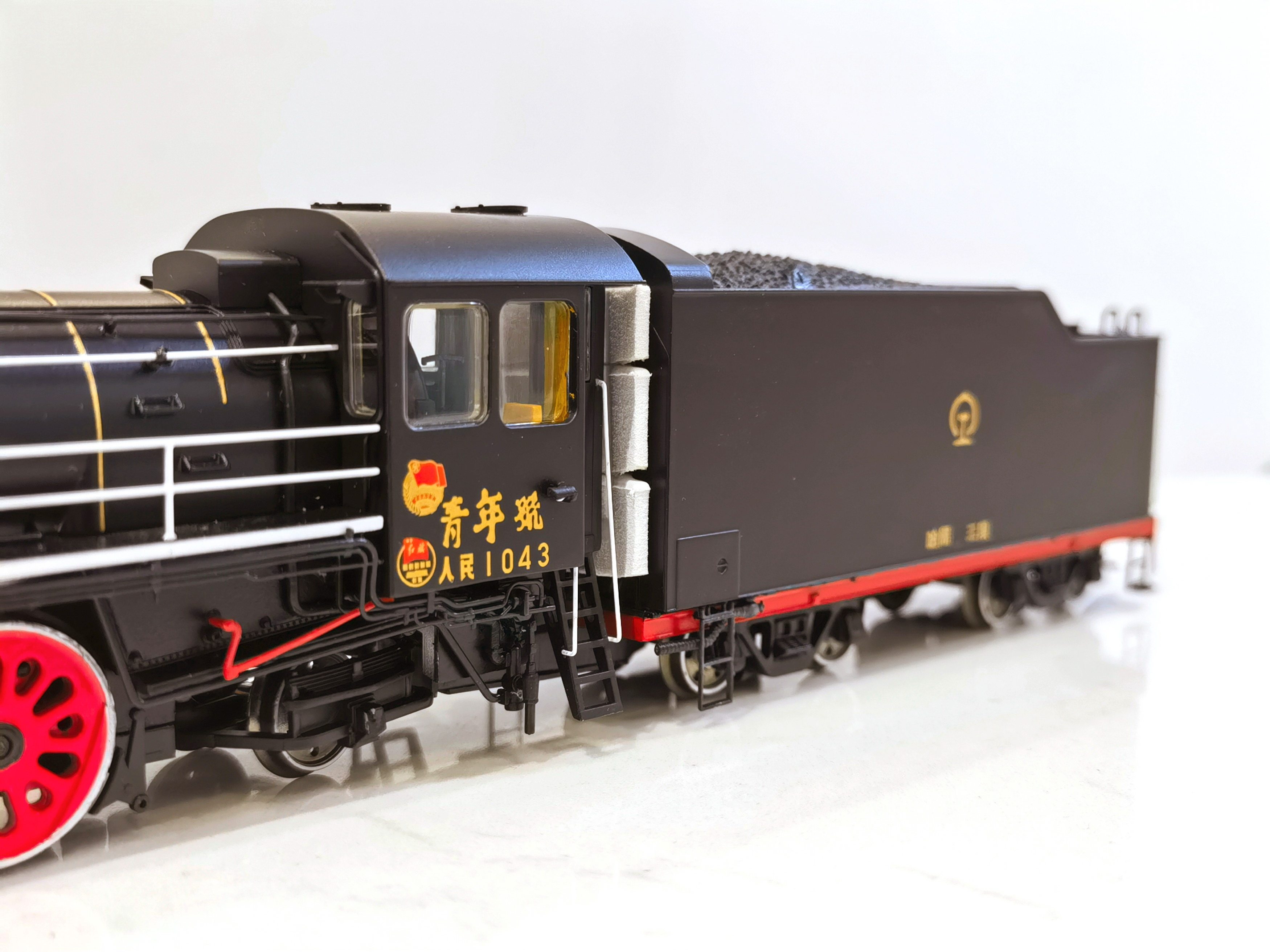 Модель поезда 百万城火车模型 1/87 ho 人民型客运蒸汽机车 Bachmann