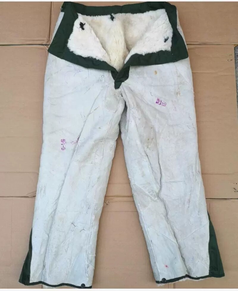 Cattle goods! Send warmth to the elders Thick wool fur integrated cold and warm shearling pants