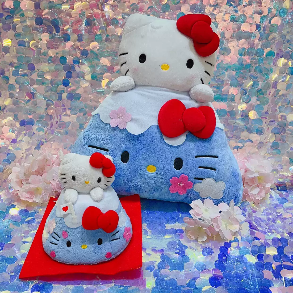 凱蒂貓富士山限定靠枕HELLO KITTY日本原裝進口玩偶收藏款-Taobao-Tmall