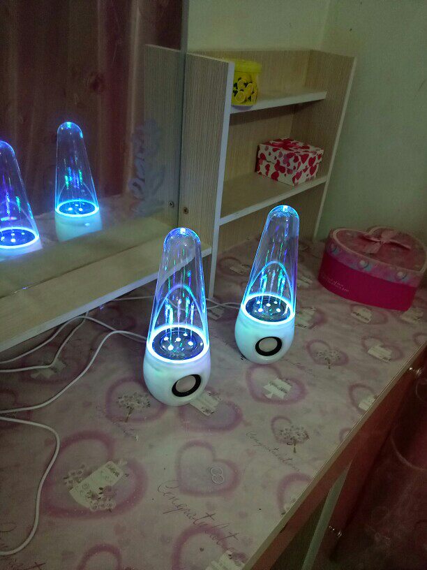 Mini seven colored lights sparkling water dance speaker computer out of the box with small sound fountain with lamp combined sound box with Bluetooth