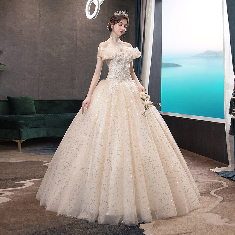 French Light Wedding Get 2024 New Bride's Marriage Mori is thin, simple, temperament, shoulder -length out of the gauze French Light Wedding Get 2024 New Bride's Marriage Mori is thin, simple, temperament, shoulder -length out of the gauze