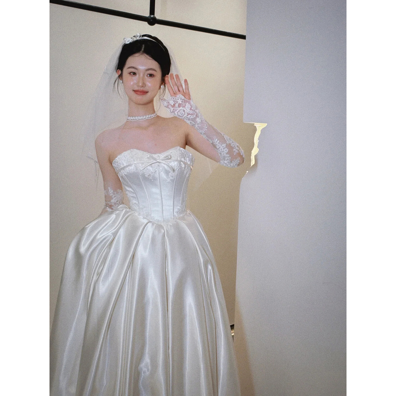 French-Style Strapless Satin Light Wedding Dress, Simple and Lightweight with a High-End Feel, Lace Train, Reception Dress, Main Wedding Dress French-Style Strapless Satin Light Wedding Dress, Simple and Lightweight with a High-End Feel, Lace Train, Reception Dress, Main Wedding Dress