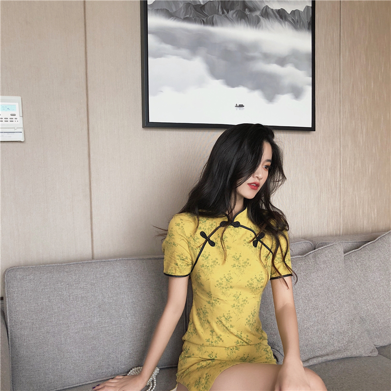 VK旗艦店 韓古風復古旗袍風印花素黃色盤扣短袖洋裝