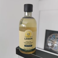 British Shop/Lemon Hair & Body Wash Lemon Shampune купает два -в одном