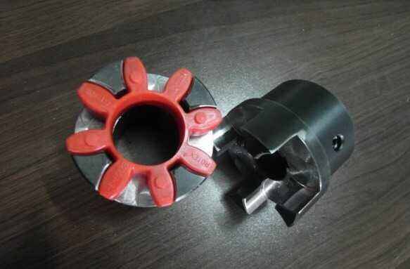 Four-Claw Gr38 Star-Shaped Plum Coupling Xl4 Clamping High-Torque Air Compressor Injection Molding Machine Shaft 18 to 50 