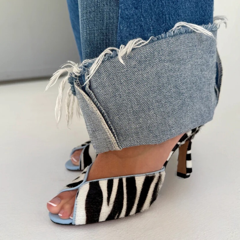 2026 Retro Style Black and White Zebra Print Sandals Niche V-Cut Peep-Toe Irregular Heel Stylish Outdoor High-Heeled Women's Sandals