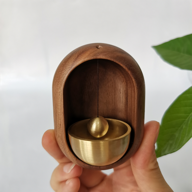 Door-suction wind chime Japanese-style solid wood pure copper housewarming creative birthday gift shop door-in reminder wind chime door ornaments
