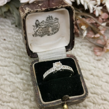 Vintage middle ages european return 925 silver zircon ring no. 22