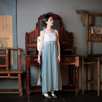 Not to dye the dust -- spring and summer models with improved Han elements retro-embroidered rags with a pasta splicing harness and a dress temperament