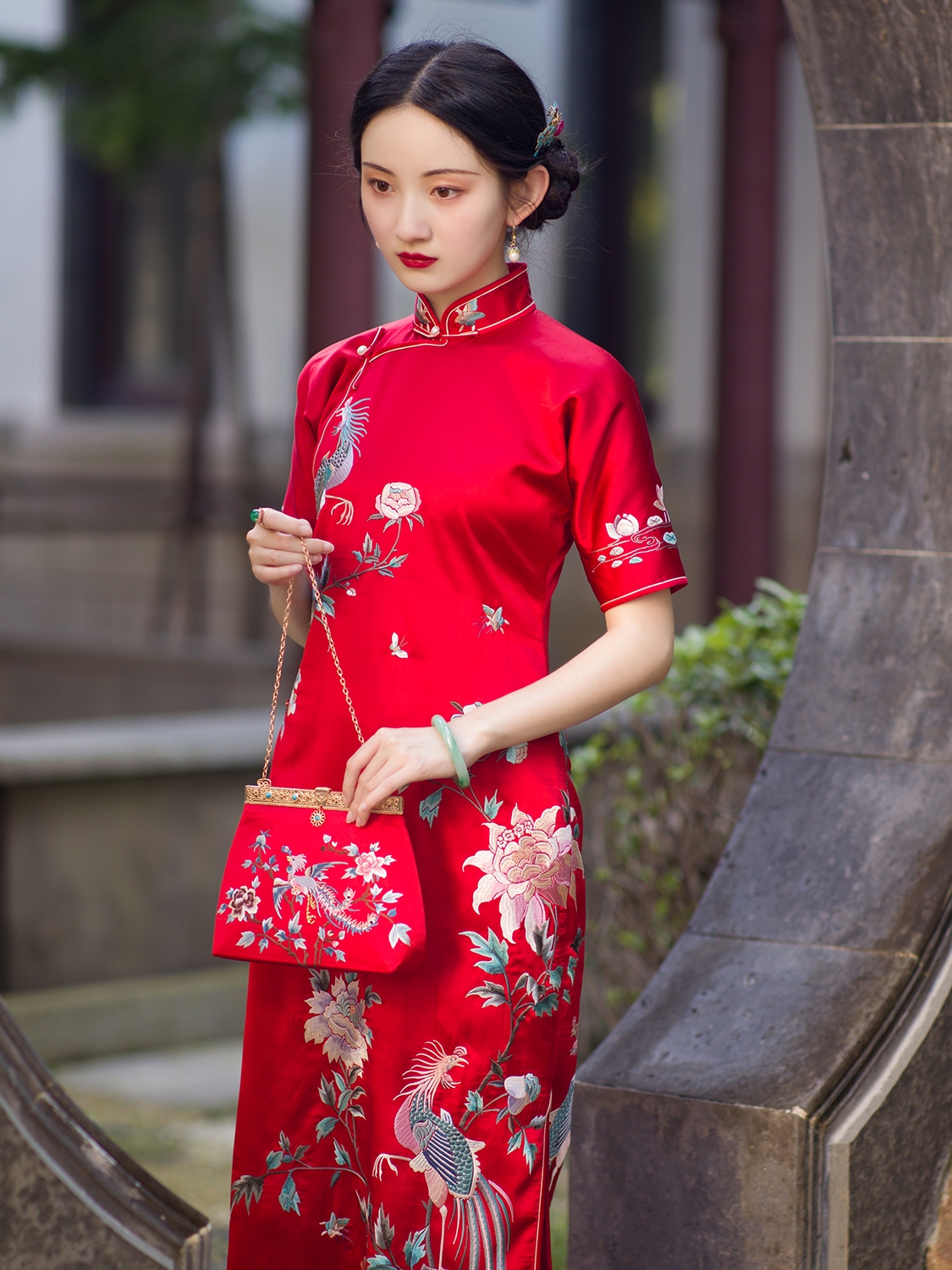 Retro red cheongsam, wedding dress, Chinese style Retro red cheongsam, wedding dress, Chinese style